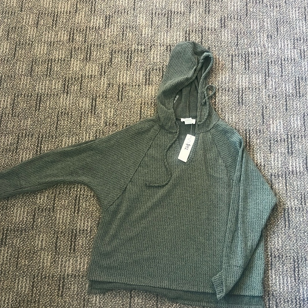 NWT Hooded long sleeve